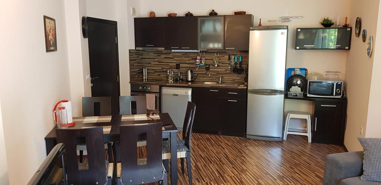 Apartment With Green Terrace Бургас Экстерьер фото